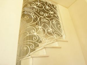 Villa Twiga : Marble stairs