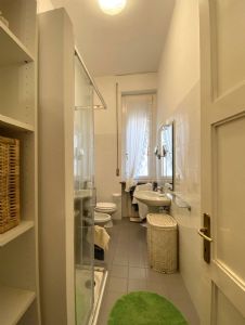 Appartamento Maurizio : Ванная комната с душем