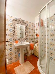 Villa Ginevra : Bagno con doccia