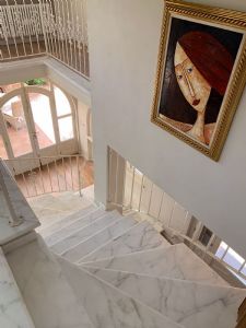 Villa il Gallo : мраморная лестница 