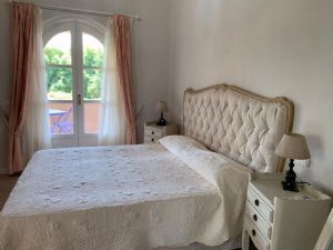 Villa il Gallo : спальня с двуспальной кроватью