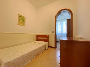 Villa Alina : спальня с односпальной кроватью
