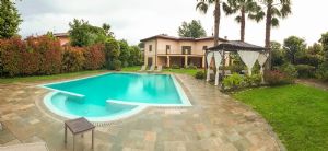 Villa Iolanta : Вид снаружи