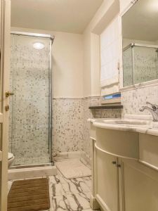 Villa Iolanta : Bathroom with shower