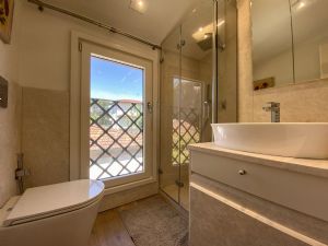 Villa May : Bathroom