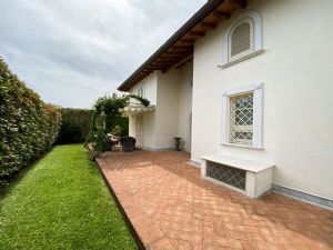 Villa Melinda : Outside view
