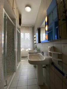 Appartamento Guido : Bathroom with shower
