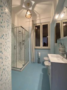 Appartamento Guido : Bathroom with shower