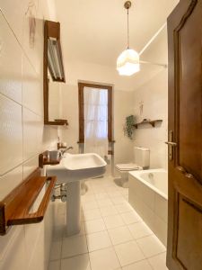 Villa Fresia : Ванная комната с ванной