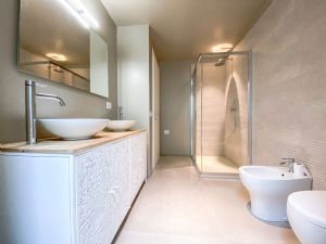 Villa Fresh : Ванная комната с душем