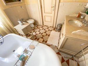 Villa Visconti : Bagno con vasca