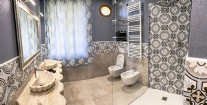 Villa Santa Lucia : Bathroom with shower