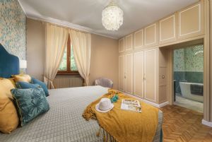 Villa Santa Lucia : спальня с двуспальной кроватью