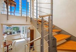 Villa Emotion View : Wooden stairs