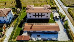 Villa Pisanica : Outside view