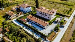 Villa Pisanica : Вид снаружи