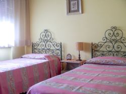 Villa Isabella : спальня с двумя кроватями