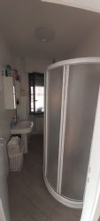 Appartamento Valentina : Ванная комната с душем