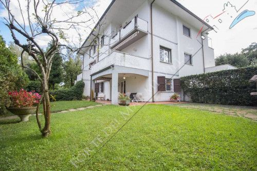 Villa Amerigo detached villa for sale Lido di Camaiore
