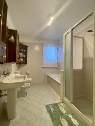Villa Amaranto : Bathroom with tube