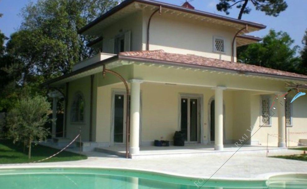 Villa Allegria Отдельная вилла  на продажу  Марина ди Пьетрасанта