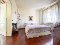 Villa Astra : спальня с двуспальной кроватью