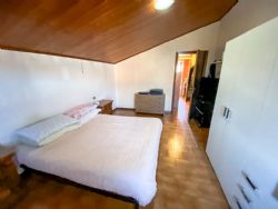 Bifamiliare Roberto : спальня с двуспальной кроватью