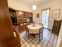 Villa Bifamiliare Querceta : Dining room