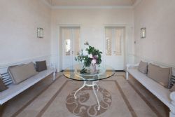 Villa Burlamacco : Inside view