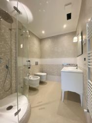 Appartamento Elite Forte : Ванная комната с душем