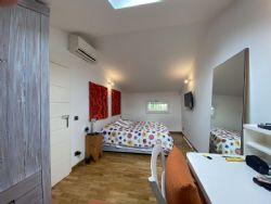 Villa il Faro : спальня с двуспальной кроватью