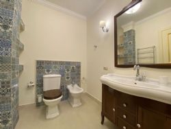 Villa Elisa : Ванная комната с ванной