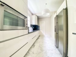 Villa Il Trillo : Kitchen
