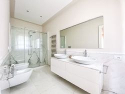 Villa Il Trillo : Ванная комната с душем
