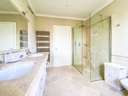 Villa Clementina : Ванная комната с душем