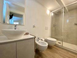 Villa Dream : Ванная комната с душем