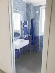 Villa Luminosa : Ванная комната с душем
