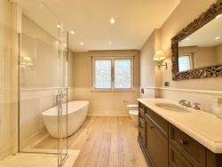Villa Cassiopea : Ванная комната с ванной