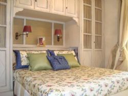 Villa Teresita : спальня с двуспальной кроватью