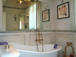 Villa Teresita : Bathroom with tube