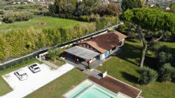 Villa Green Park Detached villa  to rent  Pietrasanta
