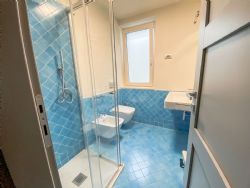 Villa Green Park : Ванная комната с душем