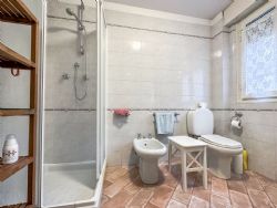 Villetta Francesco : Bagno con doccia