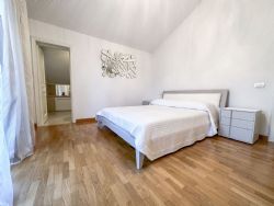 Villa Carmen : спальня с двуспальной кроватью