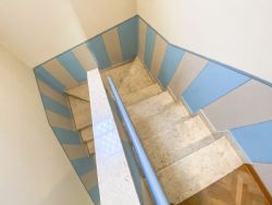 Villa Lora : Marble stairs