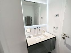 Appartamento MareMonti : Bathroom with shower