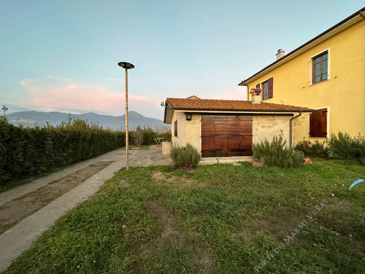 Bifamiliare dei Fabrizi semi detached villa for sale Lido di Camaiore