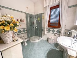 Villa Classic del Lido : Bathroom with shower