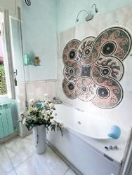 Villa Velleda : Ванная комната с ванной
