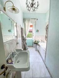 Villa Velleda : Bathroom with shower